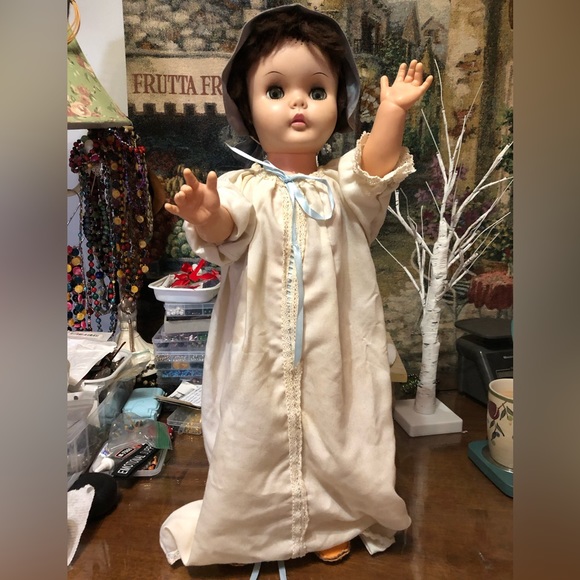 Vintage 1960s Uneeda Doll - Picture 3 of 9